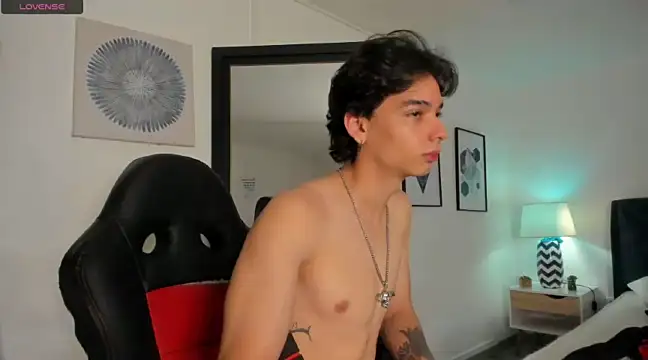 Stripchat gay sex cam Jessy_Whiite