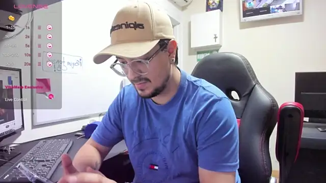 Stripchat gay sex cam DaviidEvans_