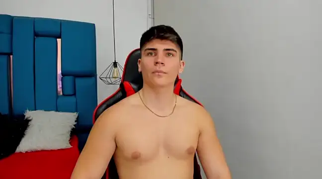 Stripchat gay sex cam James_Ross0