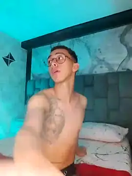 Stripchat gay sex cam ThomyBlack